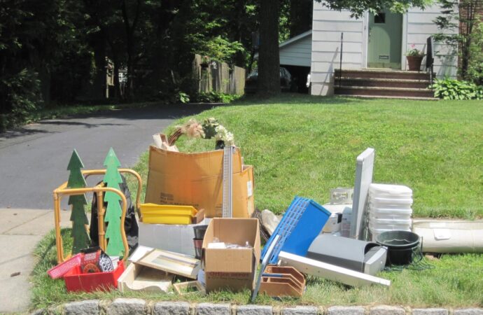 Curbside Junk Pickup-Palm Springs Junk Removal and Trash Haulers